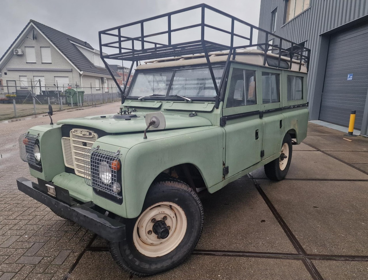 Land Rover Defender - Serie 3, 2.6 ltr, benzine, met werk, zeldzaam, net binnen!! - AutoWereld.nl