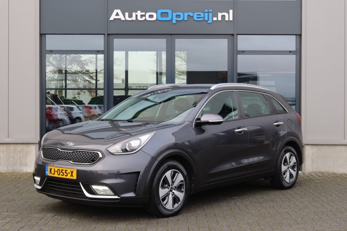 Kia Niro - 1.6 GDi Hybrid FIRST Edition NAVI, Camera, Cruise, Dealer onderh - AutoWereld.nl