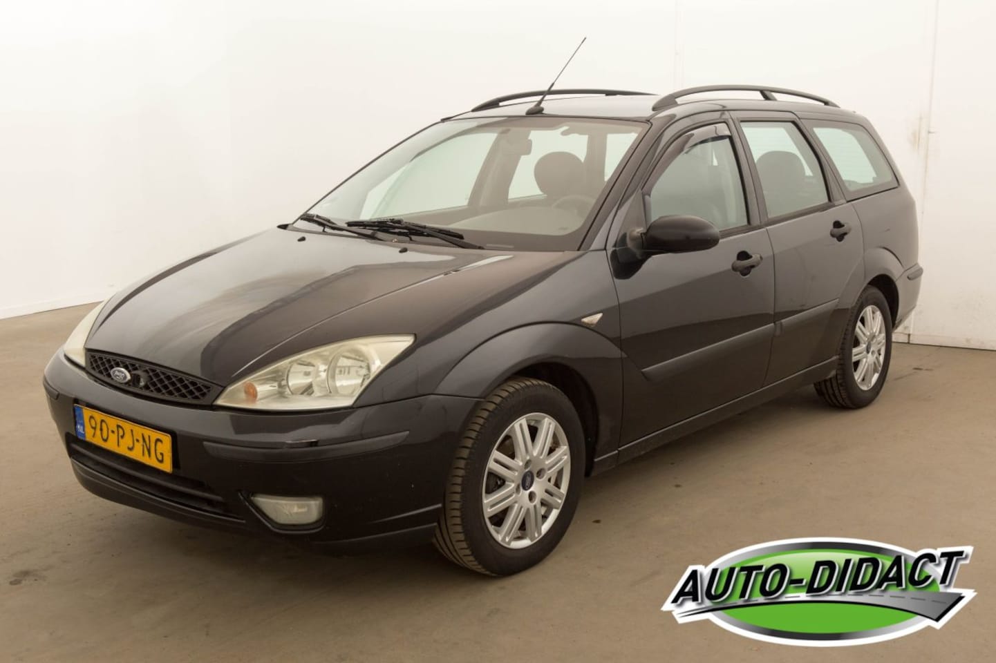 Ford Focus Wagon - 1.6-16V Leer Futura - AutoWereld.nl