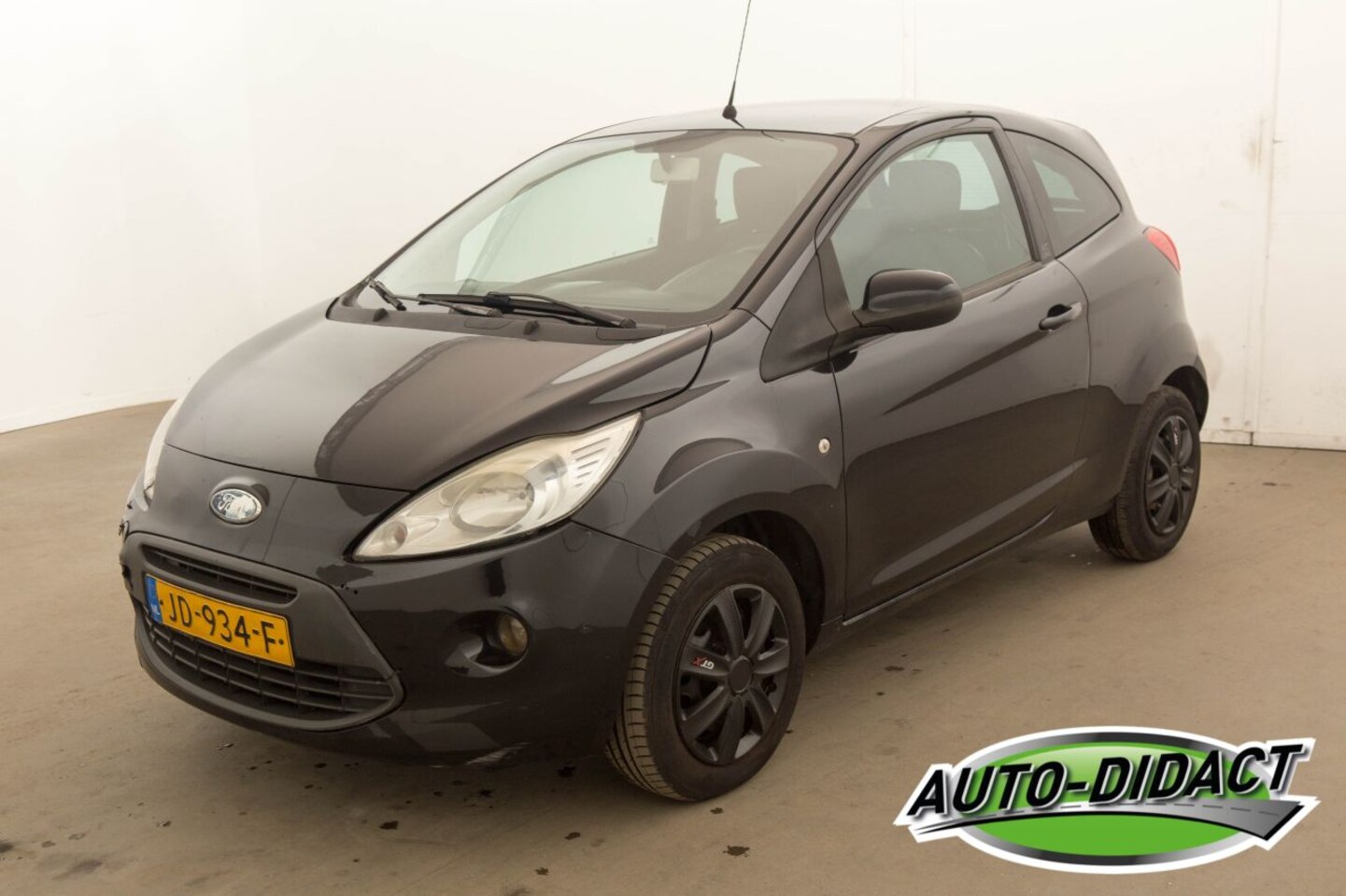 Ford Ka - 1.2 Airco Cool&sound - AutoWereld.nl