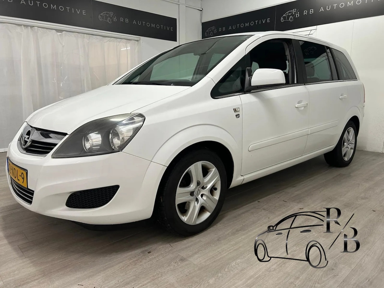 Opel Zafira - 1.6 111 years Edition 1.6 111 years Edition - AutoWereld.nl