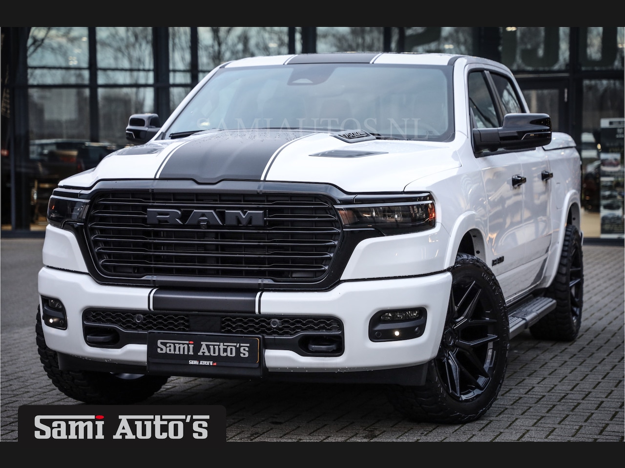 Dodge Ram Pick Up - HURRICAN 420PK 636 Nm 2025 LARAMIE NIGHT | 14,4 SCHERM + 10.2 INCH PASSENGER SCREEN | PRIJ - AutoWereld.nl