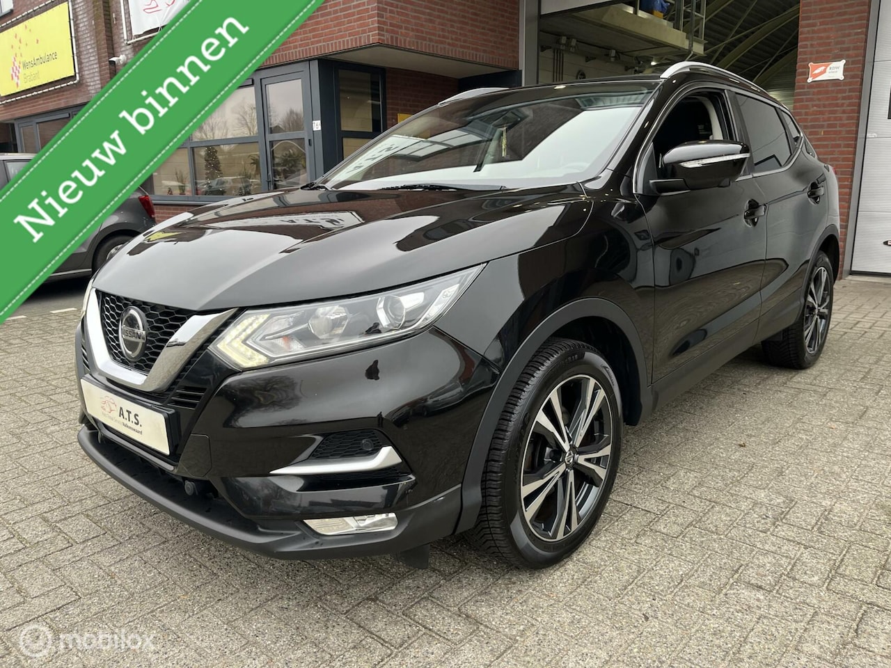 Nissan Qashqai - 1.2 N-Connecta NAVI*CAMERA*PANO-DAK*PDC*CRUISE* - AutoWereld.nl