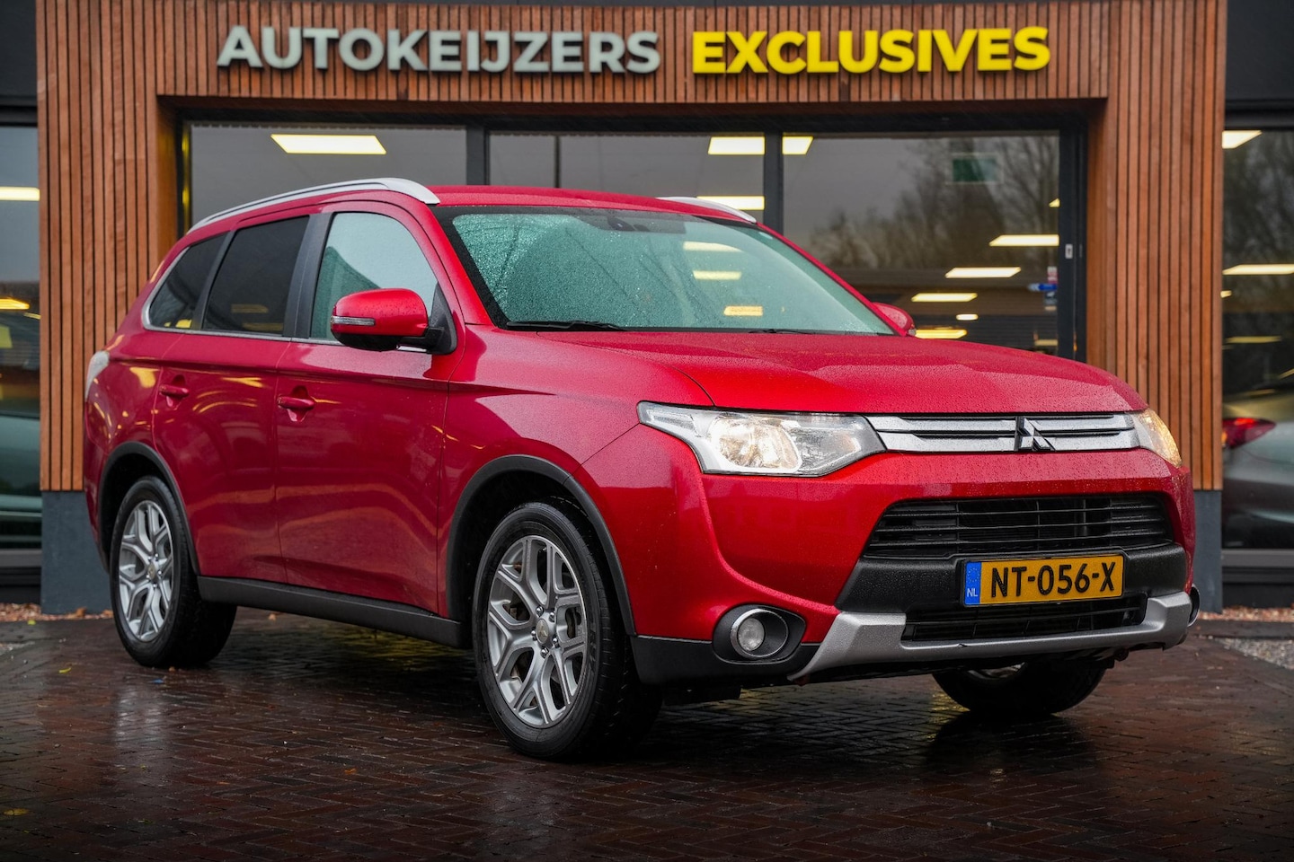 Mitsubishi Outlander - 2.2 DI-D Instyle 4WD Navigatie Camera Stoelverw. Leer Trekhaak - AutoWereld.nl