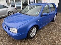 Volkswagen Golf - 2.3 V5 Highline