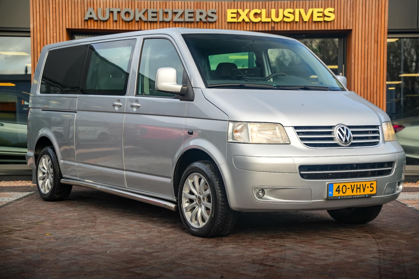 Volkswagen Transporter - 2.5 TDI 340 Trendline DC Airco Navi Cruise PDC Trekhaak AUTOMAAT! - AutoWereld.nl