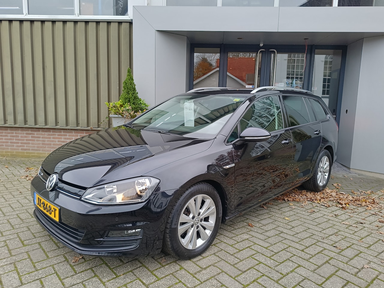 Volkswagen Golf Variant - 1.0 TSI Connected Series 115 pk | Camera | Navigatie | App-connect | Cruise control | Clim - AutoWereld.nl