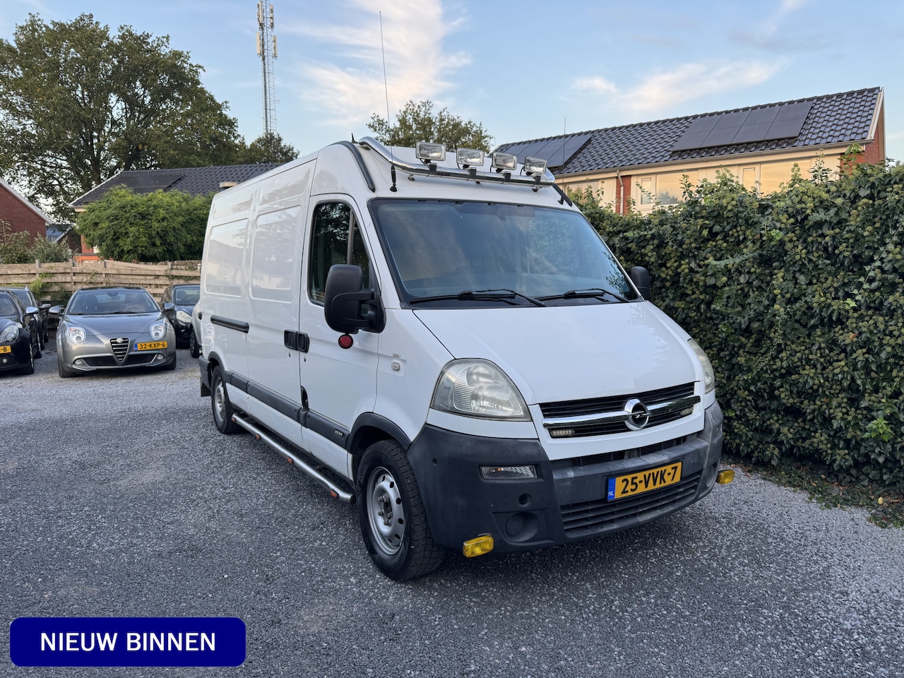 Opel Movano - 2.5 CDTI L2H2 | Airco | Camera | Trekhaak | Standkachel | Laadruimte inrichting | APK tot - AutoWereld.nl