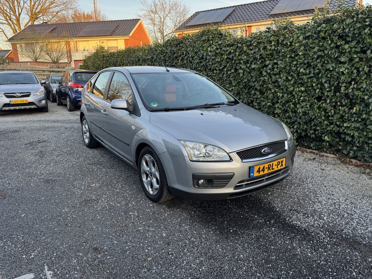 Ford Focus - 1.6-16V First Edition | Navi | Recaro Sportstoelen | Airco | Cruise Control | LMV | Trekha - AutoWereld.nl