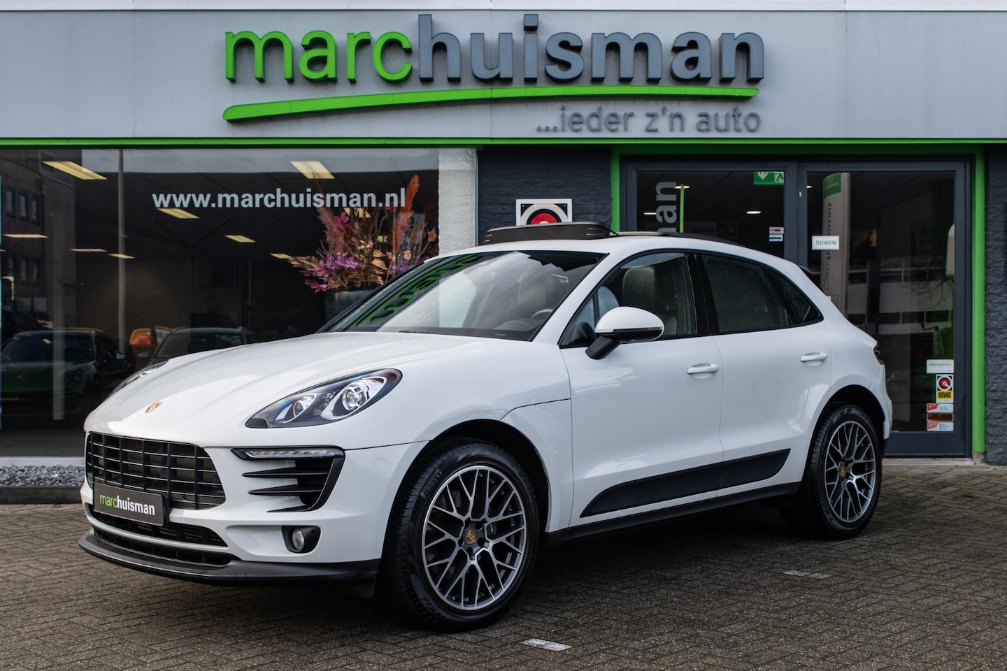 Porsche Macan - 2.0 / PANODAK / LUCHTVERING - AutoWereld.nl