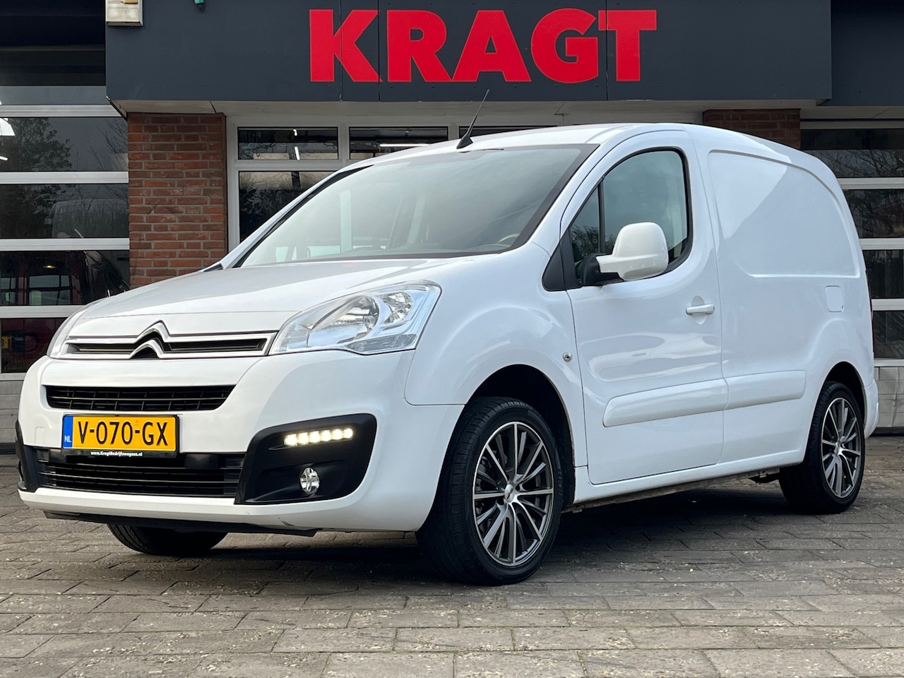 Citroën Berlingo - 1.6 BlueHDI 75 Business|Navi|NAP|EURO6|airconditioning|cruise control|navigatie|parkeersen - AutoWereld.nl