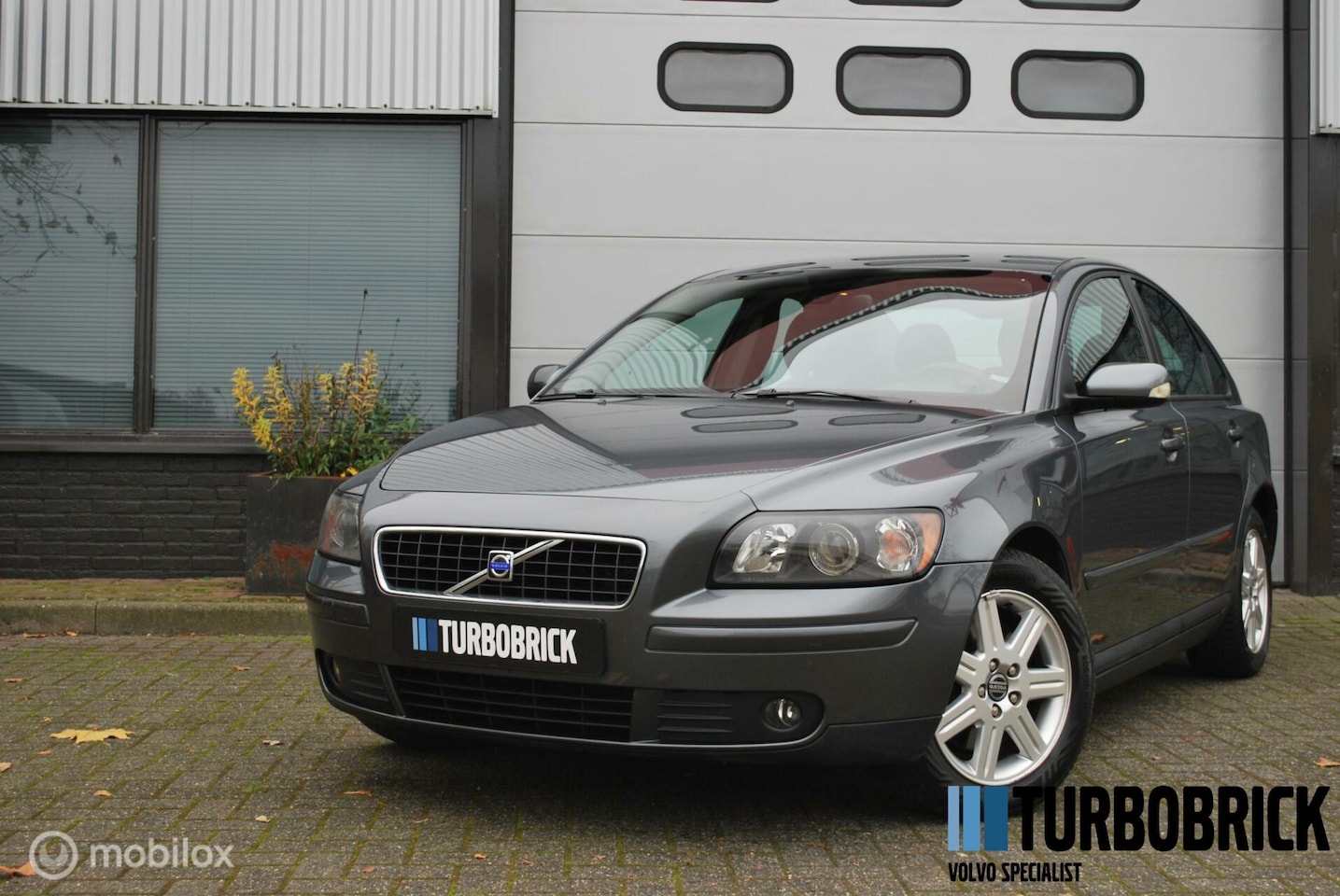 Volvo S40 - 2.4 Momentum | Cruise | ECC | High Perf. Audio | afn. Trekhaak | YOUNGTIMER - AutoWereld.nl