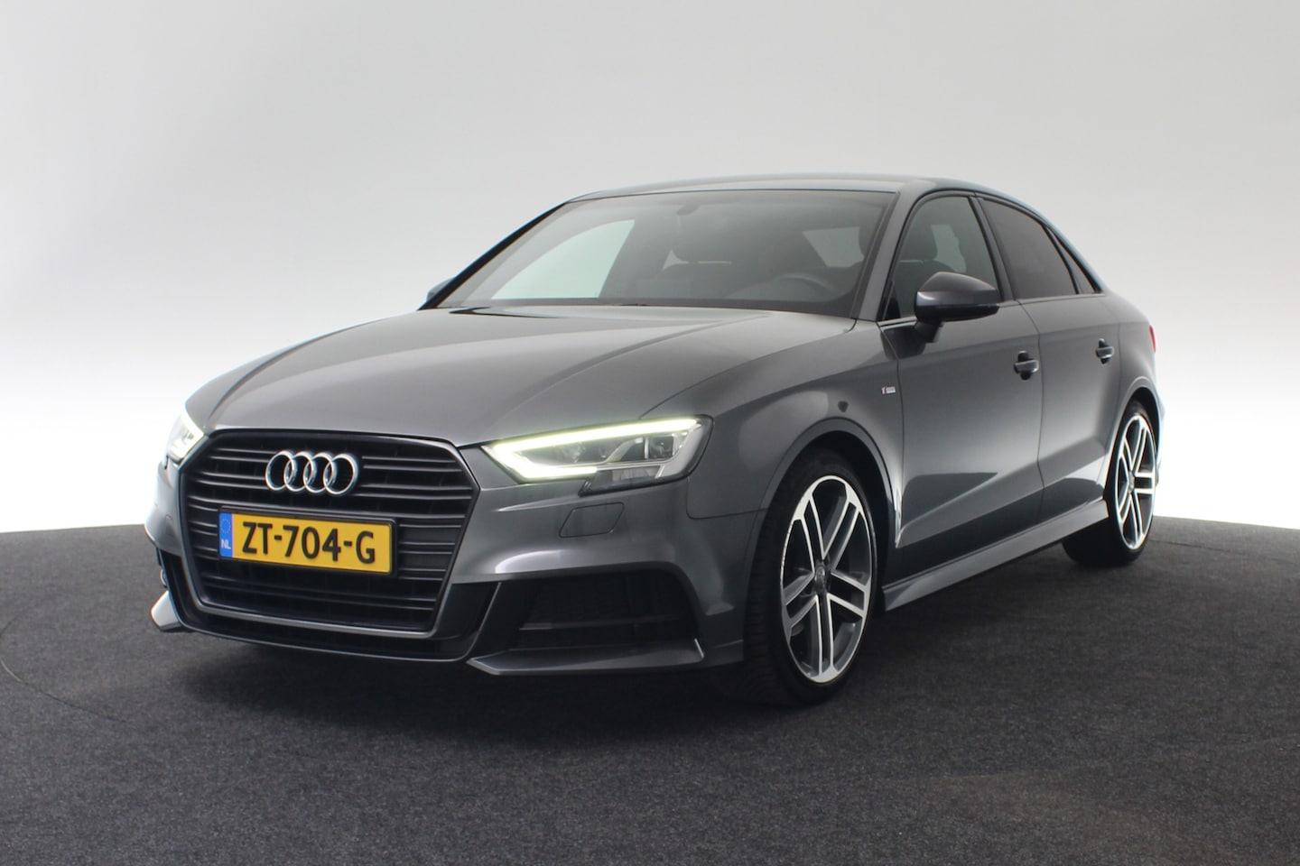 Audi A3 Limousine - 30 TFSI Sport S Line Edition AUTOMAAT / NL-AUTO / FULL LED / CLIMA / PDC / BLUETOOTH - AutoWereld.nl