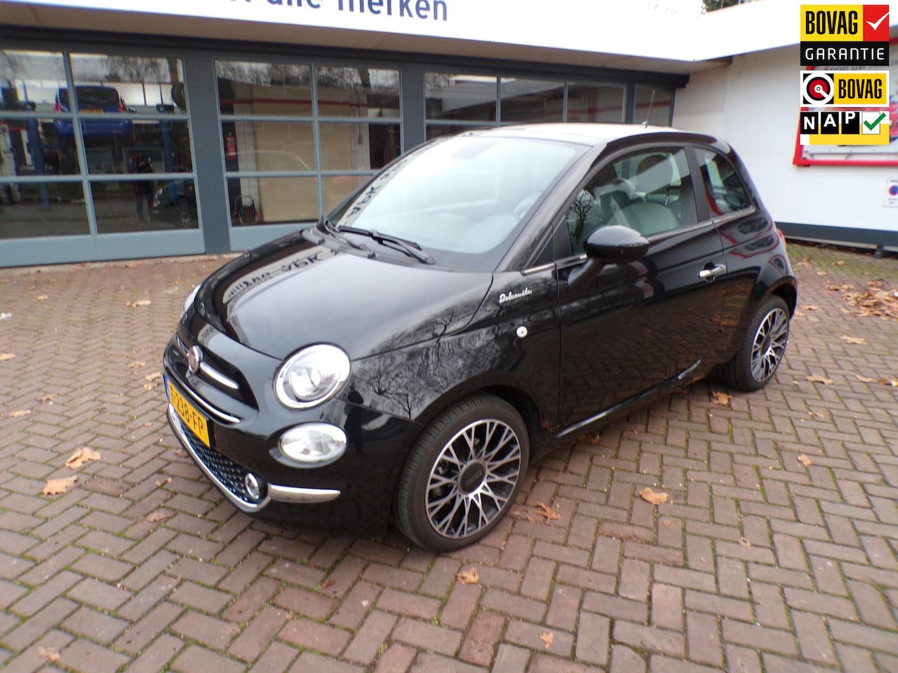 Fiat 500 - 1.0 Hybrid Dolcevita Navi./Apple Car play/Android/Elek.Schuifdak/16"LMV/Sportstoelen/Clima - AutoWereld.nl