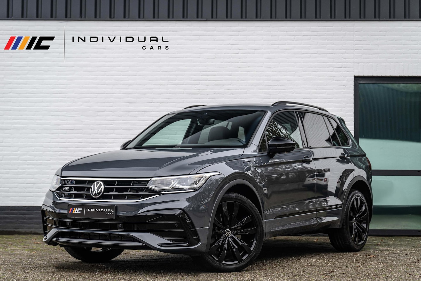 Volkswagen Tiguan - 1.4 TSI eHybrid R-Line 245pk BlackStyle Leder - AutoWereld.nl