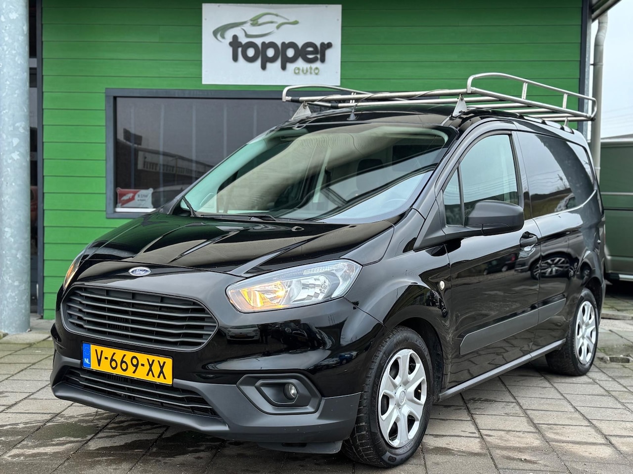 Ford Transit Courier - 1.0 Trend / Airco / Trekhaak / BTW / - AutoWereld.nl