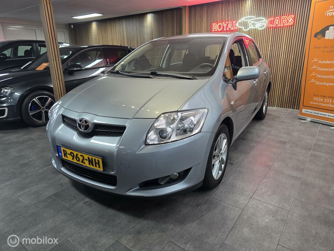 Toyota Auris - 1.6 Aspiration/Automaat/Parkeersensor/Airco - AutoWereld.nl