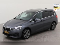 BMW 2-serie Gran Tourer - 220i Business Edition Plus 178 pk, leder, panoramadak, afn. trekhaak, 1e eigenaar, nl auto