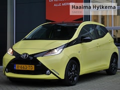 Toyota Aygo - 1.0 VVT-i x-cite | Automaat | Airco | Trekhaak | Achteruitrijcamera | lichtmetalen velgen