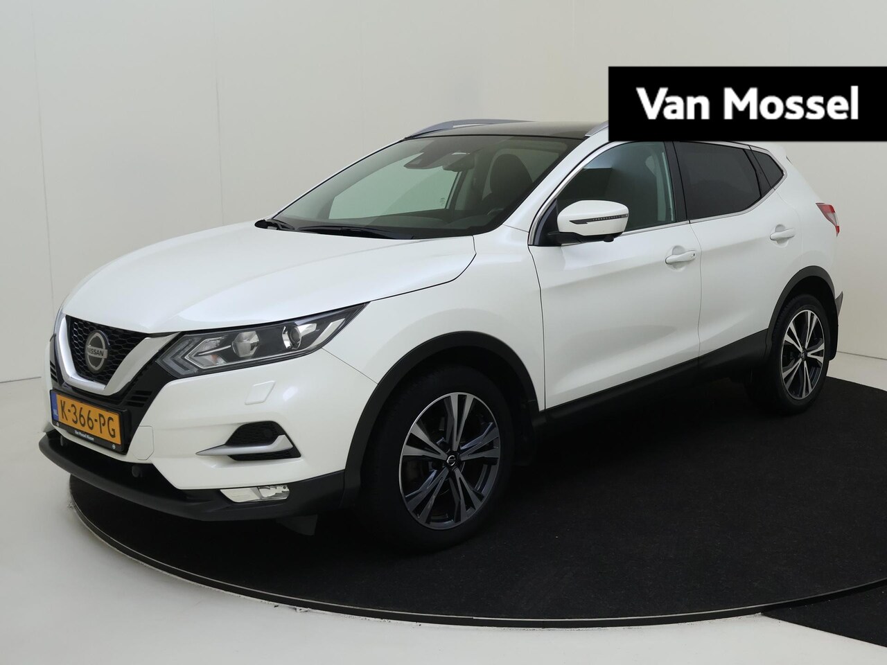 Nissan Qashqai - 1.3 DIG-T N-Connecta | Panorama dak | Camera's rondom | Automaat - AutoWereld.nl