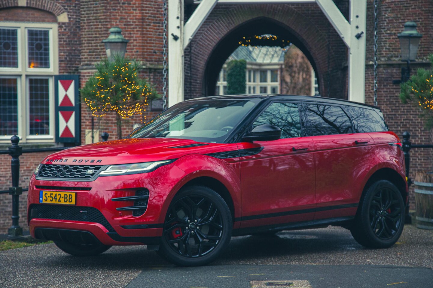 Land Rover Range Rover Evoque - 1.5 P300e AWD R-Dynamic SE 1.5 P300e AWD R-Dynamic SE - AutoWereld.nl