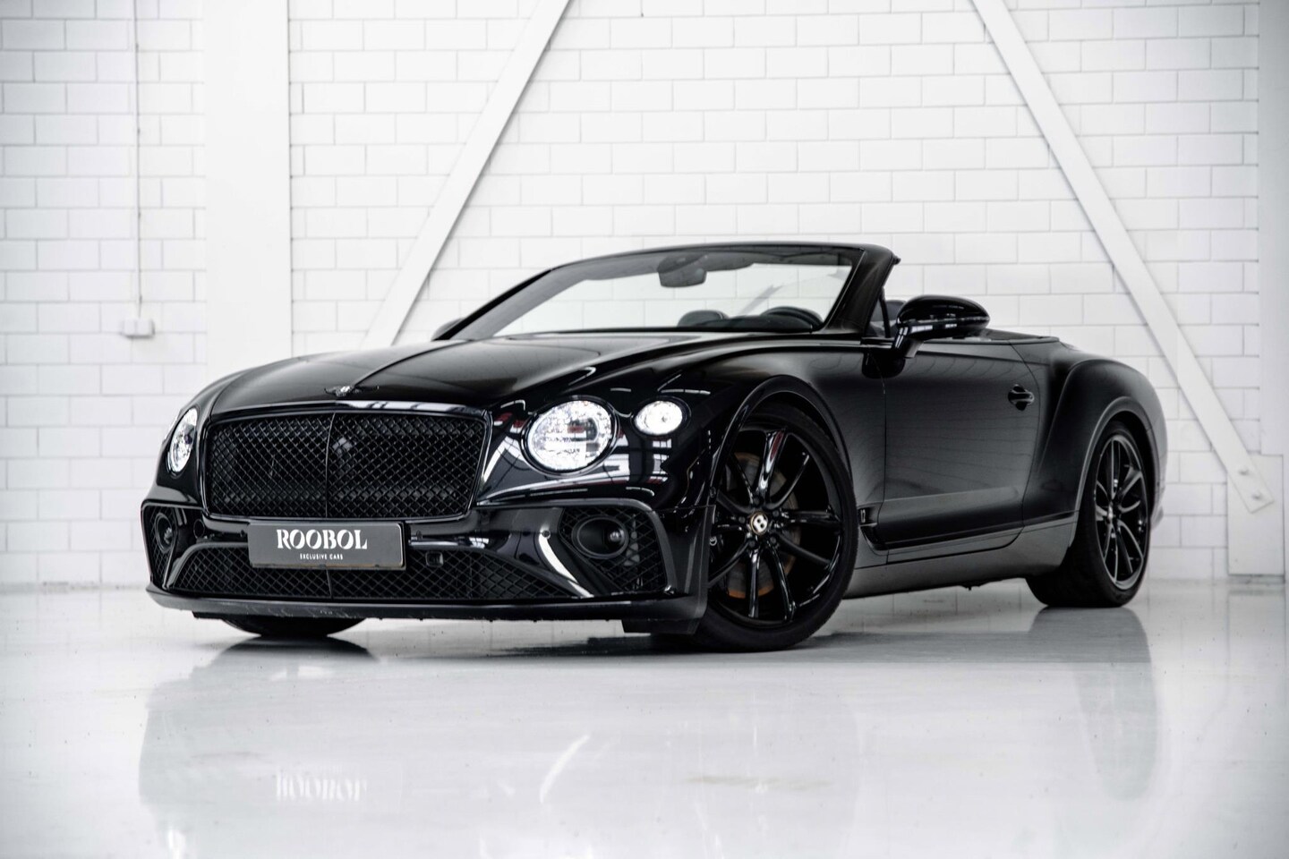 Bentley Continental GTC - W12 Centenary edition l B&O l Mulliner l Blackline - AutoWereld.nl