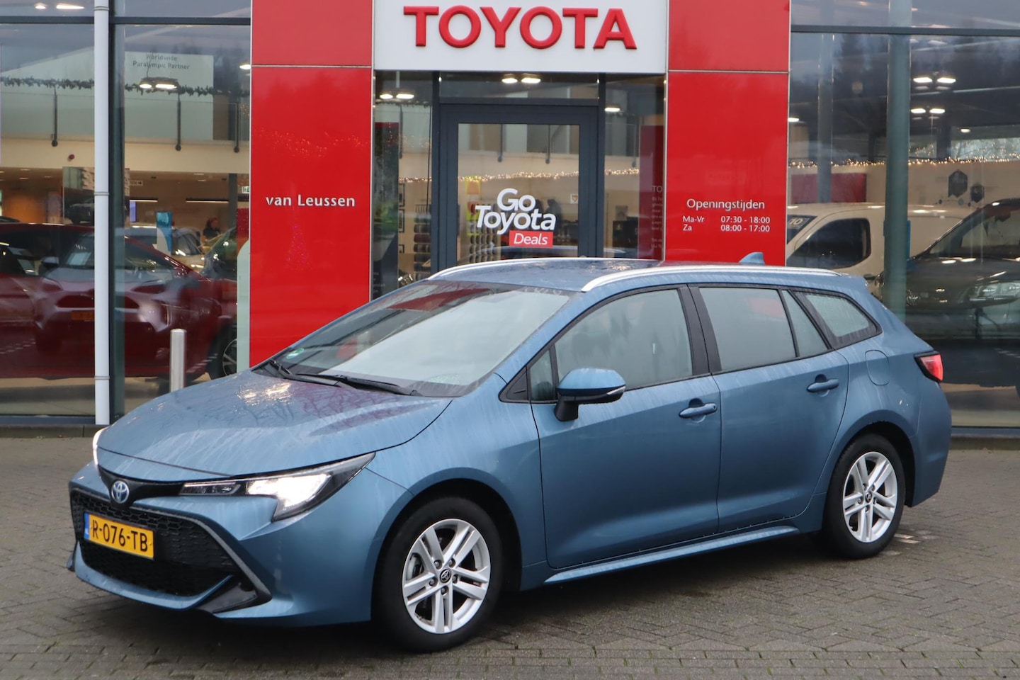 Toyota Corolla Touring Sports - 1.8 HYBRID ACTIVE AD-CRUISE APPLE/ANDROID CAMERA NL-AUTO - AutoWereld.nl