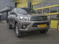 Toyota HiLux - 2.4 D-4D-F Xtra Cab Professional Navi