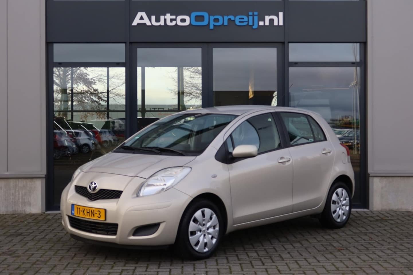 Toyota Yaris - 1.3 VVTi AUTOMAAT Aspiration 5drs. Airco, Trekhaak - AutoWereld.nl