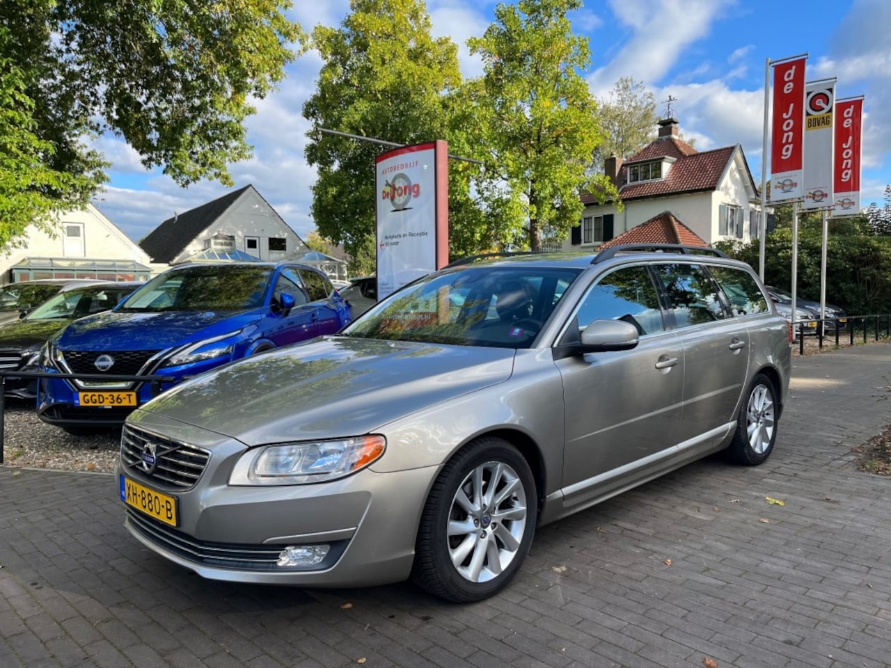 Volvo V70 - 1.6 D2 MOMENTUM / LEDER / NAVI / CRUISE CTR. / PDC / 17'' LMV - AutoWereld.nl