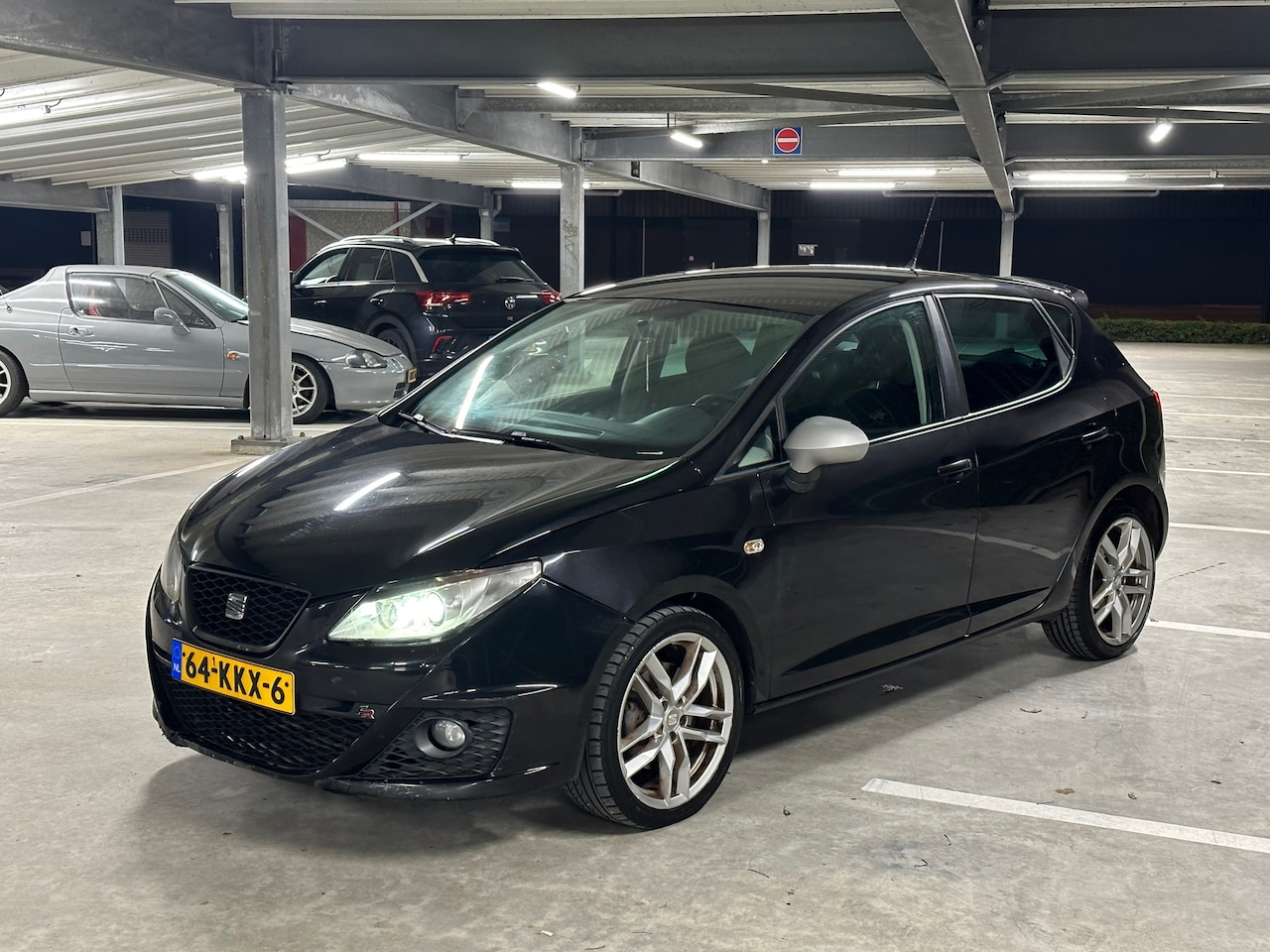 Seat Ibiza - 1.2 FR Benzine/Automaat/FR sport pakket/Flippers/Xenon/Led - AutoWereld.nl