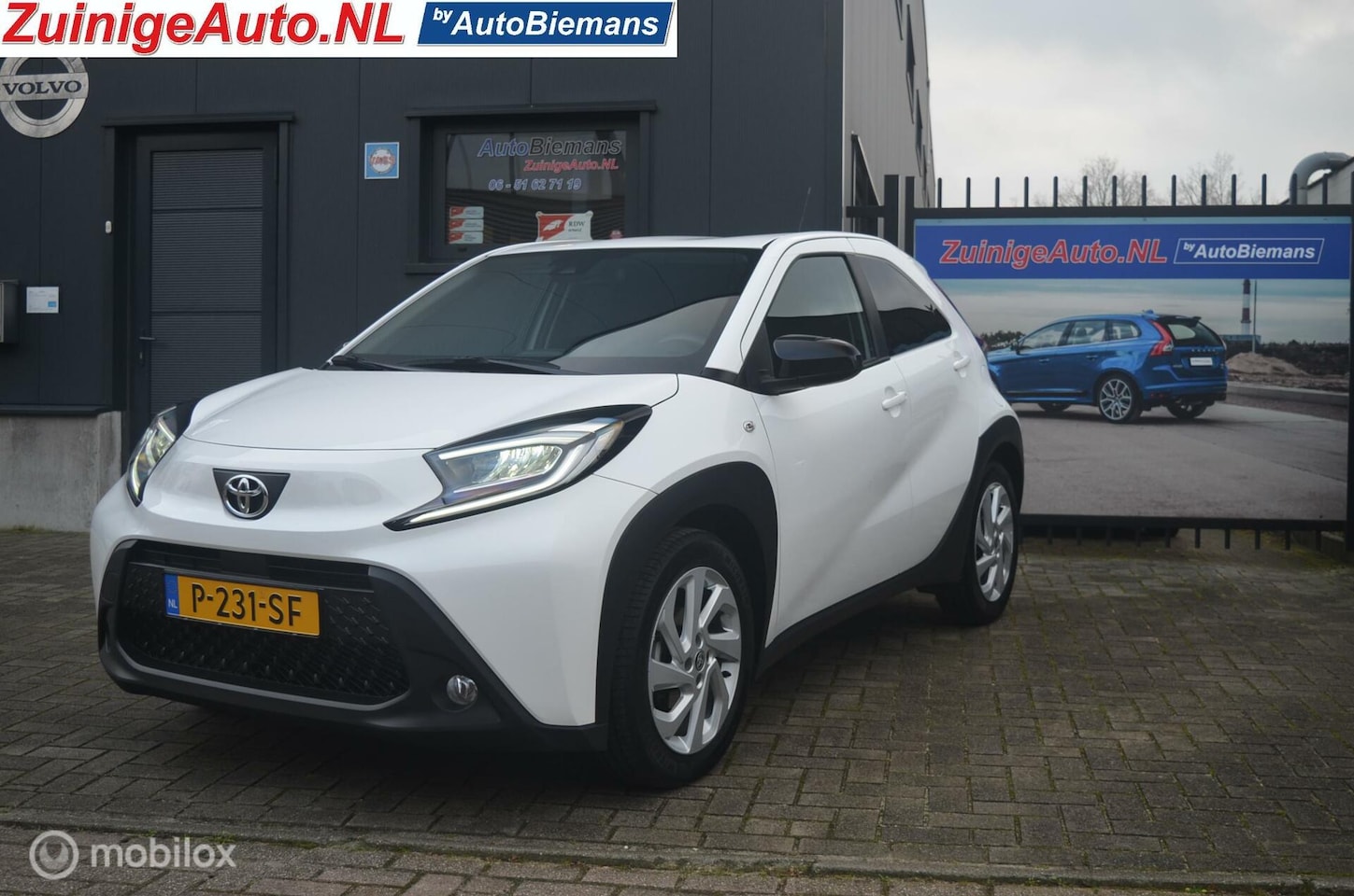 Toyota Aygo X - 1.0i First Navigatie Apple Carplay 17''LM Adapt.Cruise - AutoWereld.nl