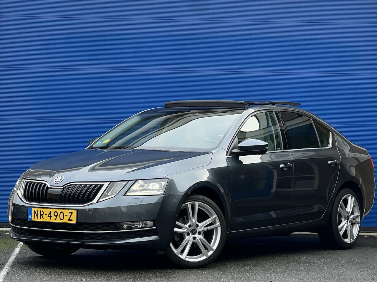 Skoda Octavia - 1.6 TDI | 6m. garantie| Pano | Sport zetels | Canton - AutoWereld.nl