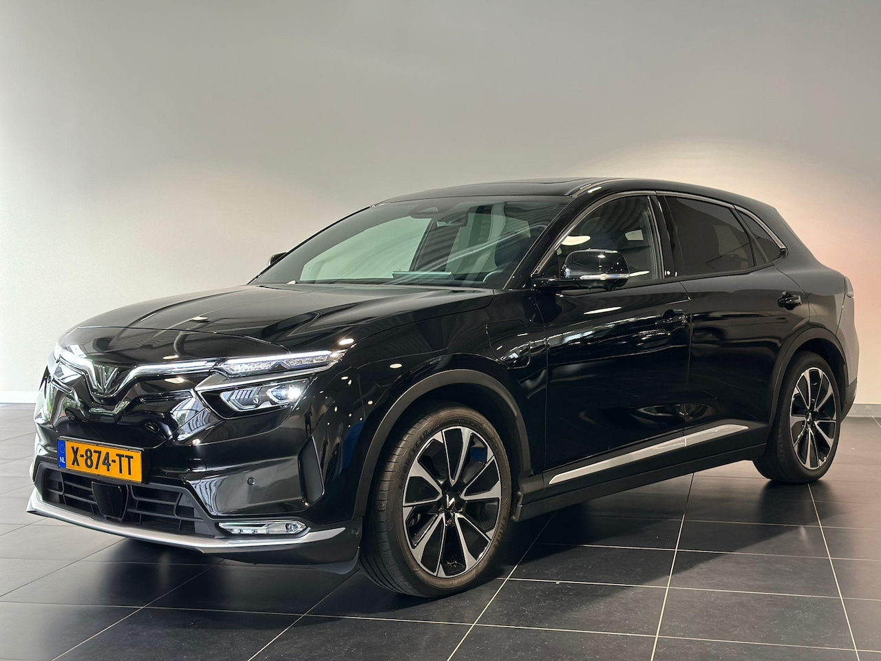 VinFast VF 8 - Plus 87.7 kWh 4WD  // 10 JAAR GARANTIE // 100% ELEKTRISCH - AutoWereld.nl