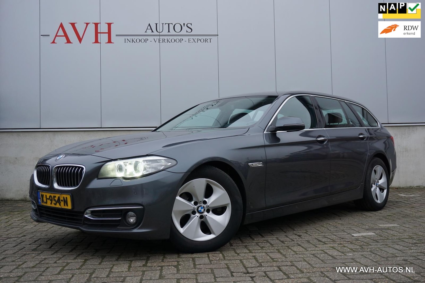 BMW 5-serie Touring - 518d Luxury Edition 518d Luxury Edition - AutoWereld.nl