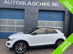 Volkswagen T-Roc - 1.5 TSI Sport, pano, navi, trekhaak