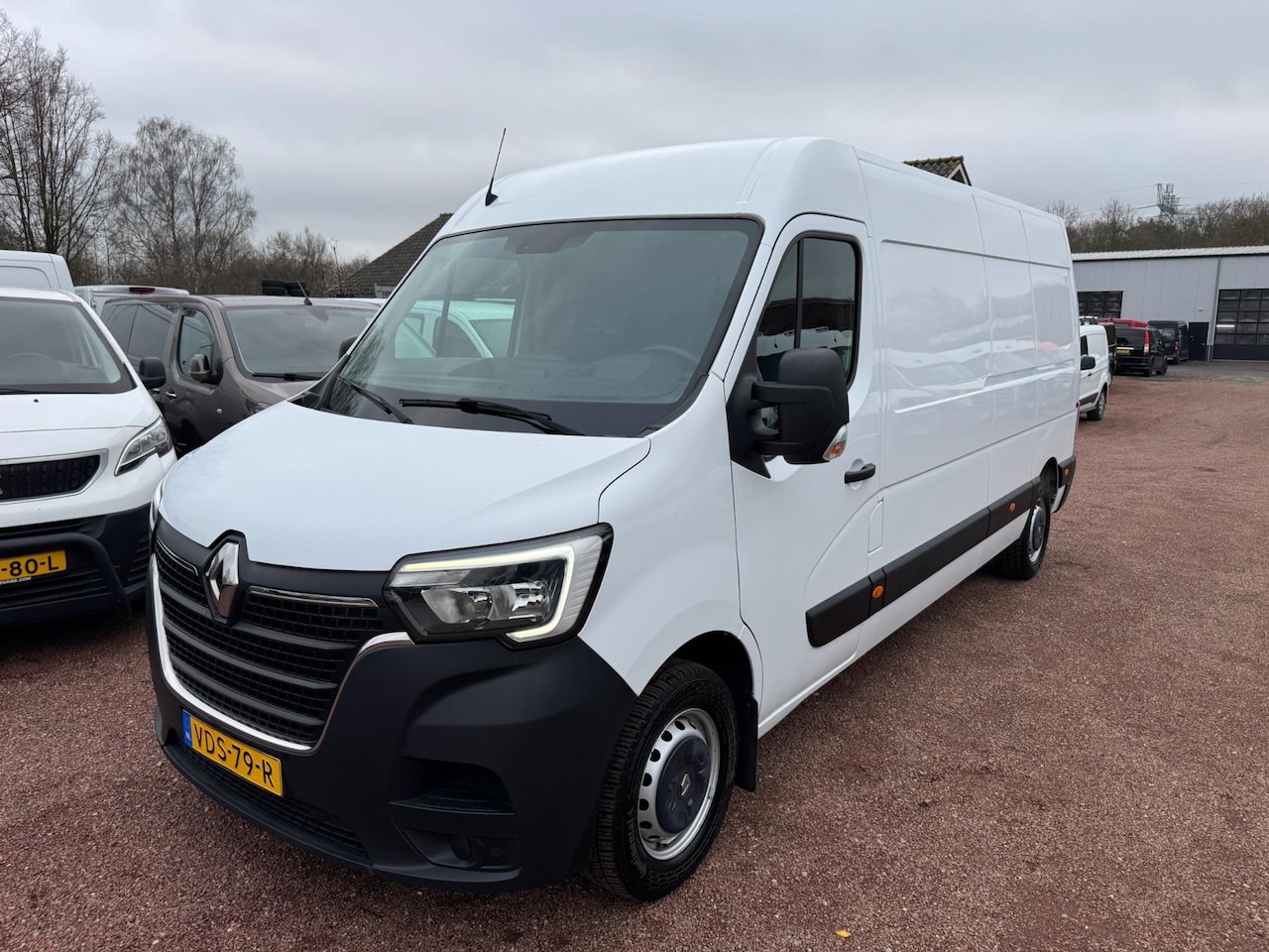 Renault Master - T35 2.3 dCi 135 L3H2 Navigatie / Camera - AutoWereld.nl