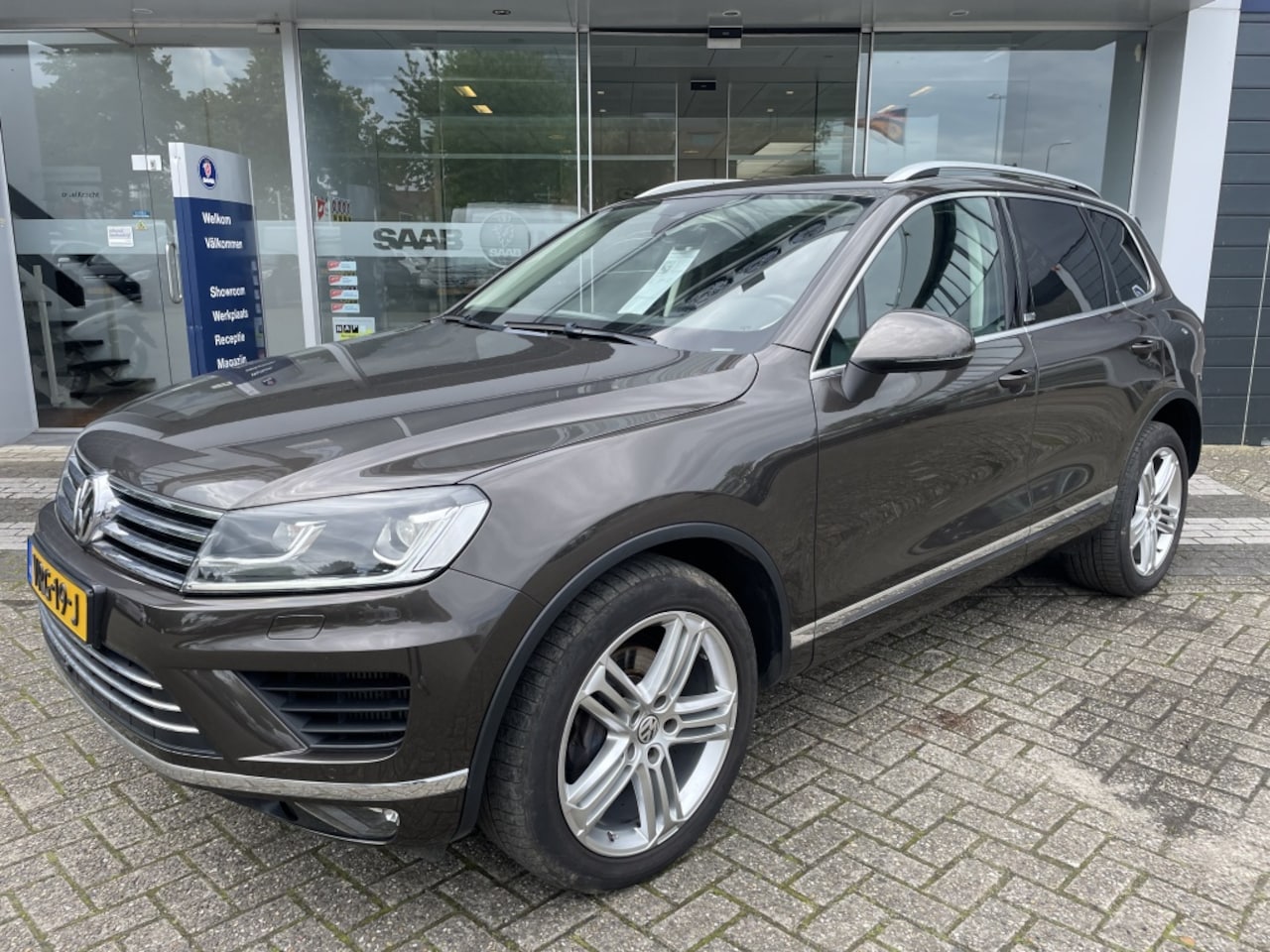 Volkswagen Touareg - Executive Edition EX BTW GRIJS KENTEKEN - AutoWereld.nl