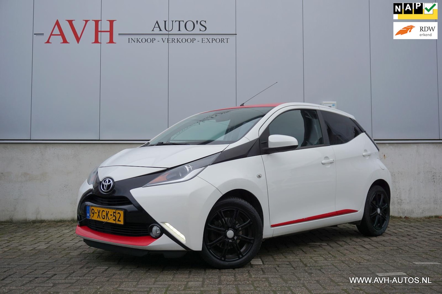 Toyota Aygo - 1.0 VVT-i x-play 1.0 VVT-i x-play - AutoWereld.nl