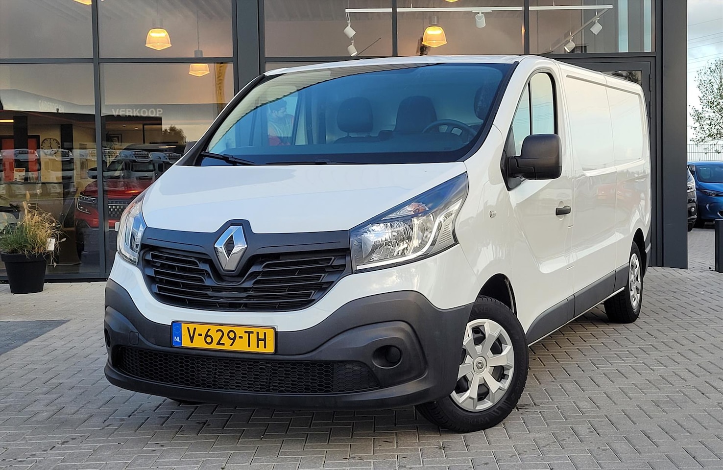 Renault Trafic - L2H1 DCi 95 Dealer onderhouden - Trekhaak - AutoWereld.nl