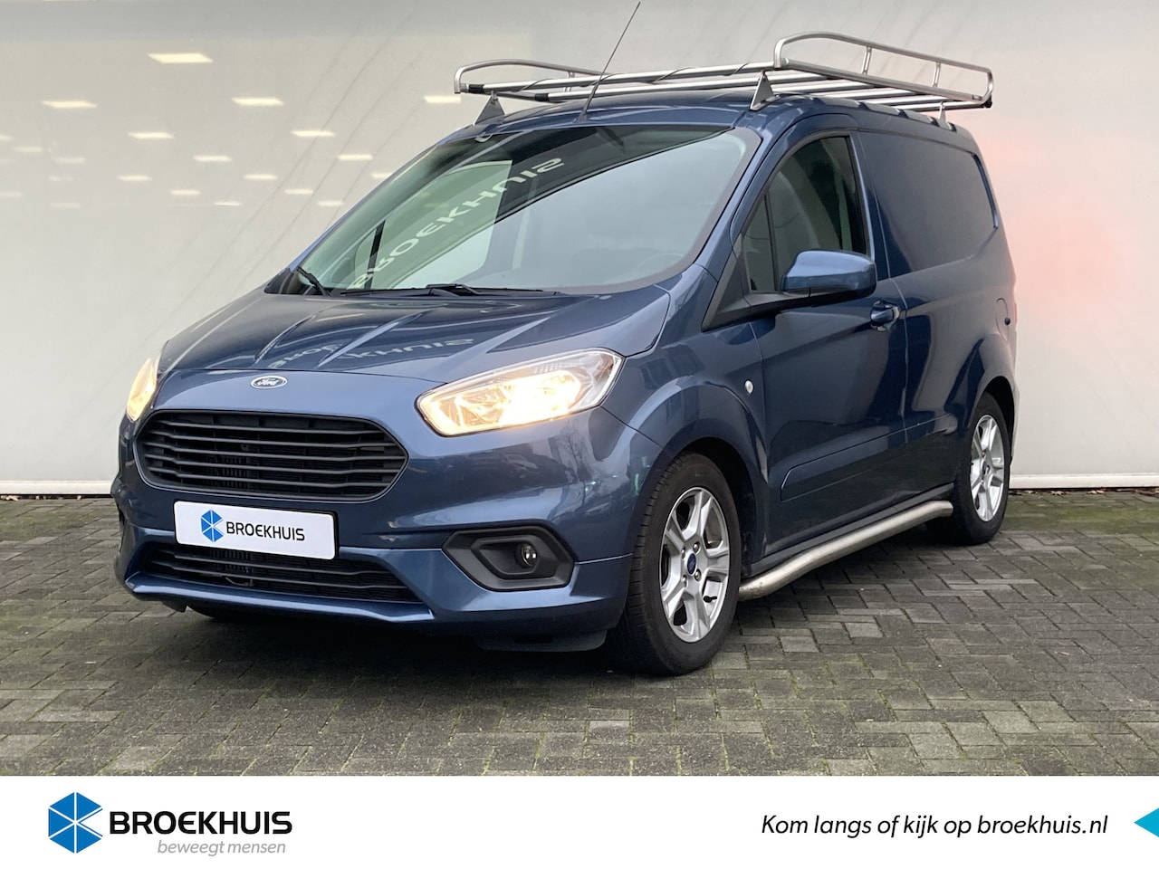 Ford Transit Courier - 1.0 Limited EcoBoost S&S | Uniek ! | Airco | Cruise | Camera | Trekhaak | Stoelverwarming - AutoWereld.nl