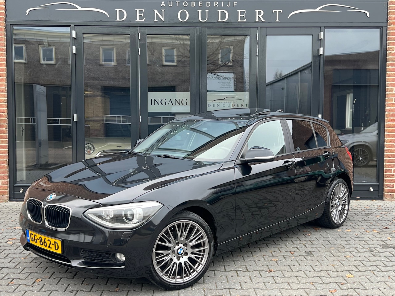 BMW 1-serie - 116i Executive AUT / XENON / DAK / NAVI - AutoWereld.nl