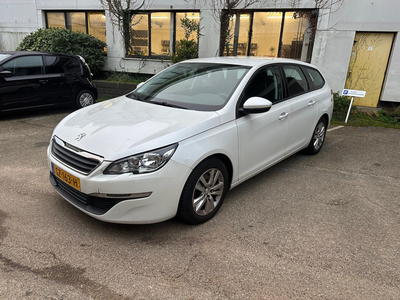 Peugeot 308 SW - 1.2 PureTech Blue Lease/ EXPORT - AutoWereld.nl