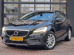 Volvo V40 Cross Country - 2.0 T3 Momentum | LED | Airco | Cruise | Trekhaak | PDC | Stoelverwarming | Standkachel |