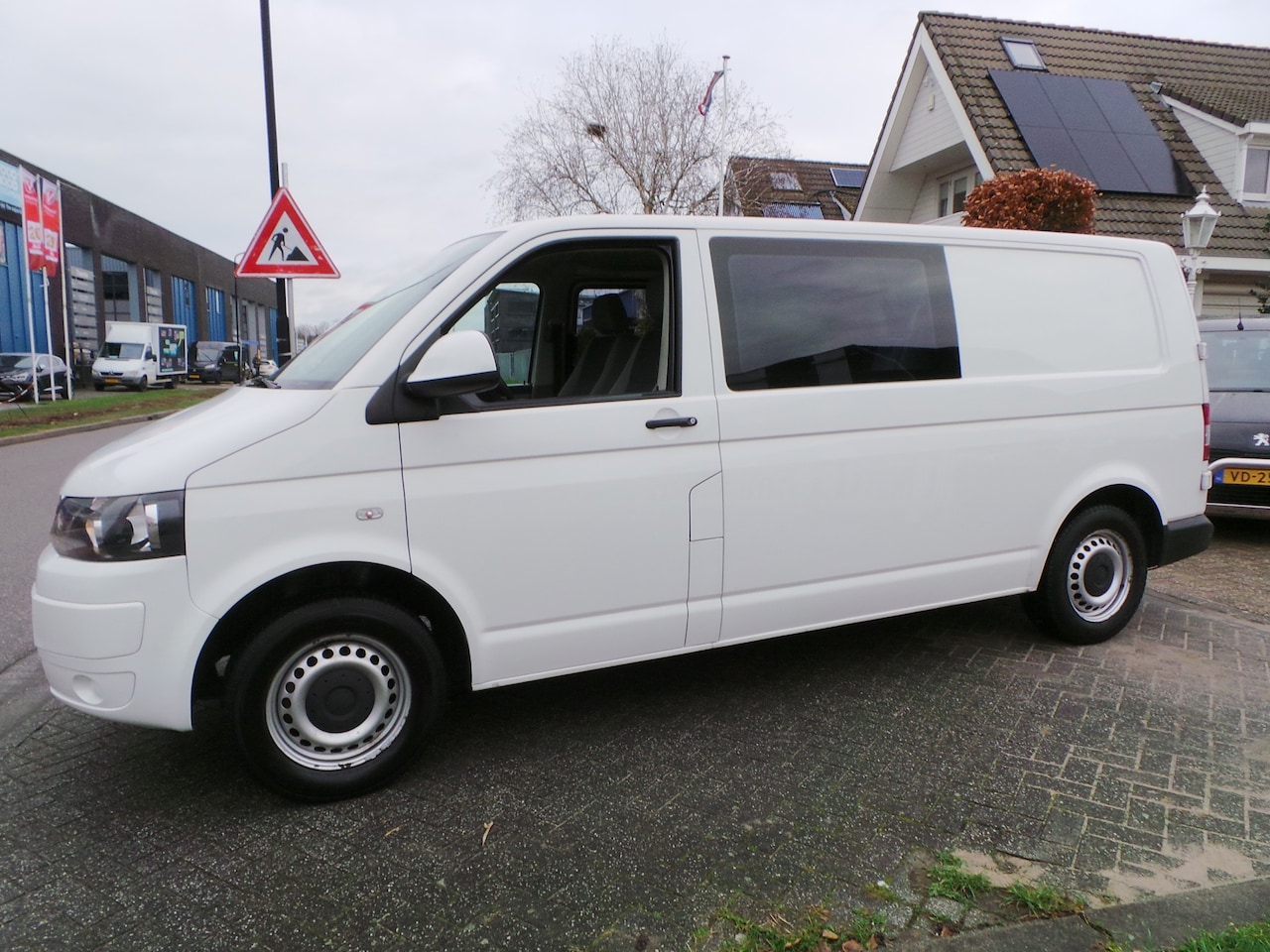 Volkswagen Transporter - 2.0 TDI L2H1 BM DC Airco,Cruise,Trekhaak,5 persoons - AutoWereld.nl