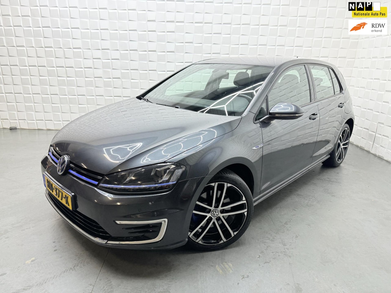 Volkswagen Golf - 1.4 TSI GTE KEYLESS SFEER CAMERA NAP - AutoWereld.nl