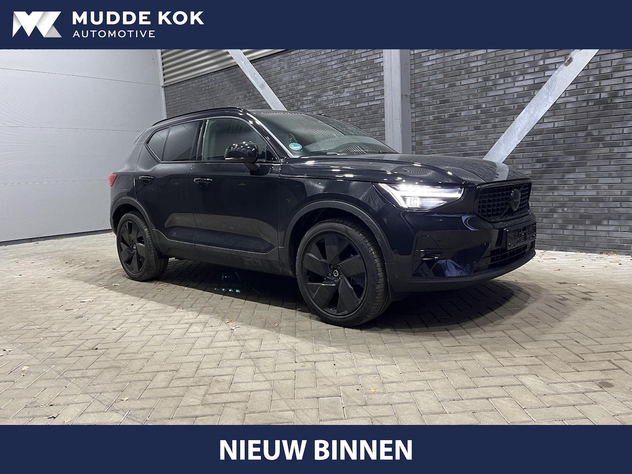 Volvo XC40 - 2.0 B3 Ultra Black Edition | 360° Camera | Panoramadak | Trekhaak | 20 Inch | ACC | harman - AutoWereld.nl