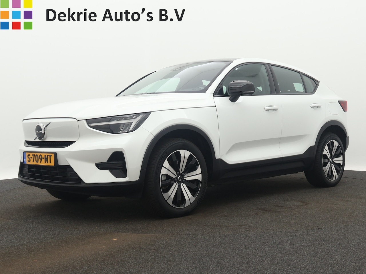 Volvo C40 - Recharge 100% EV. Plus 69 kWh 238PK / Panoramadak / Xenon / Pdc+Camera / Stoel-Stuurverwar - AutoWereld.nl