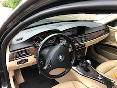 BMW 3-serie Touring - 320i High Executive Crème leder interieur, grootste scherm