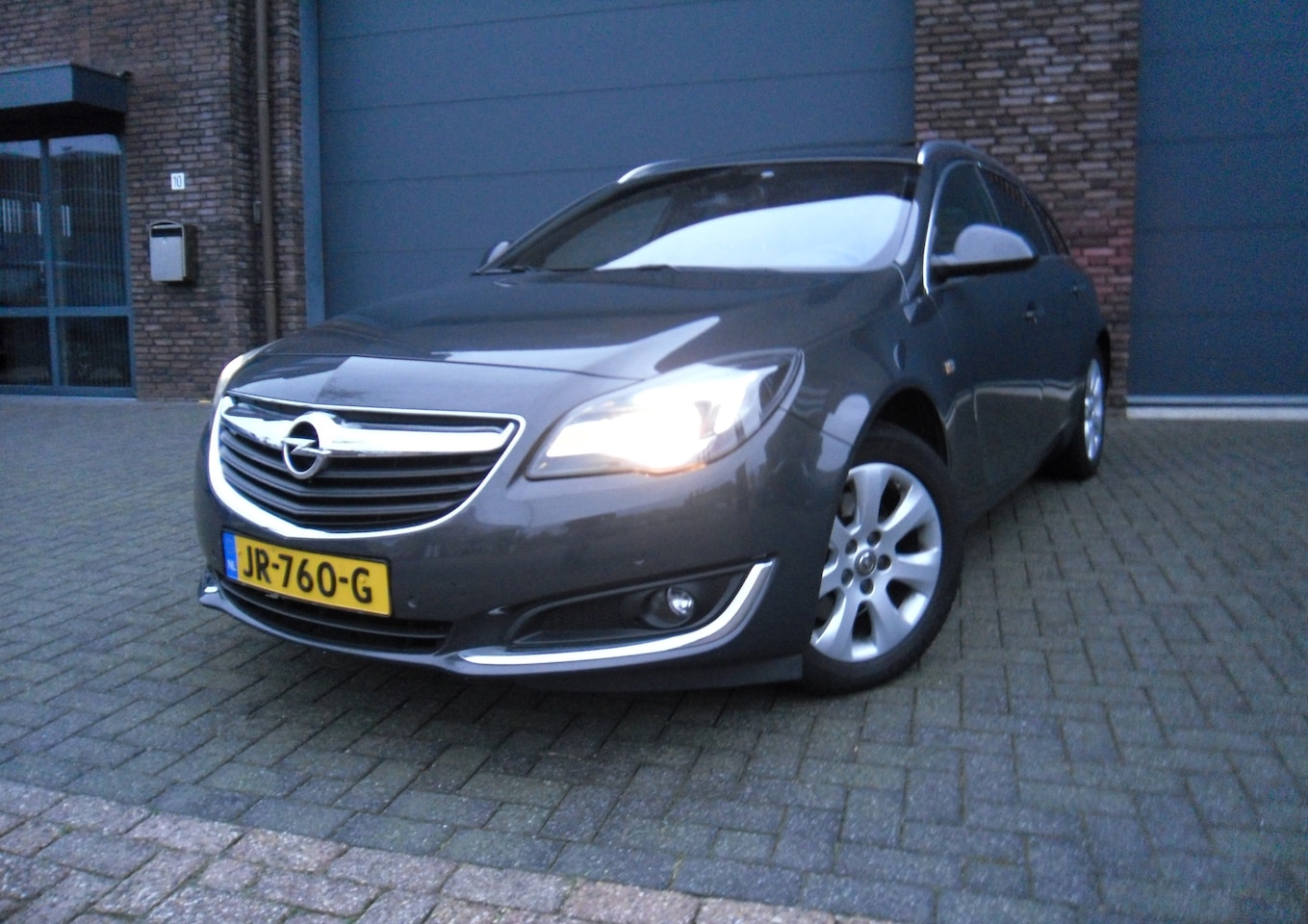 Opel Insignia Sports Tourer - 1.6 T Business Executive Panaromadak - AutoWereld.nl